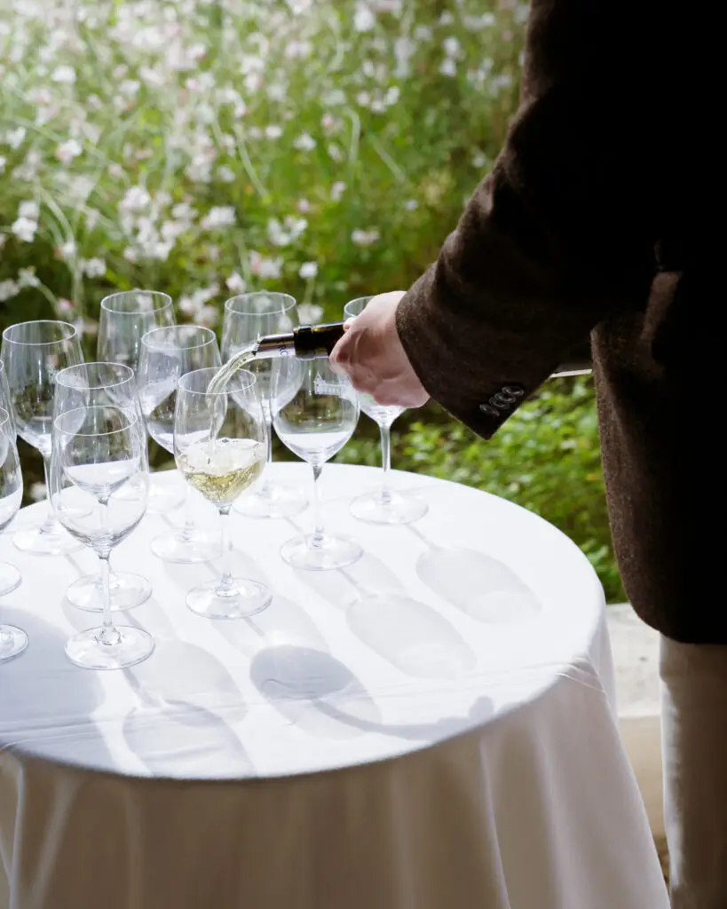 Service table vin blanc